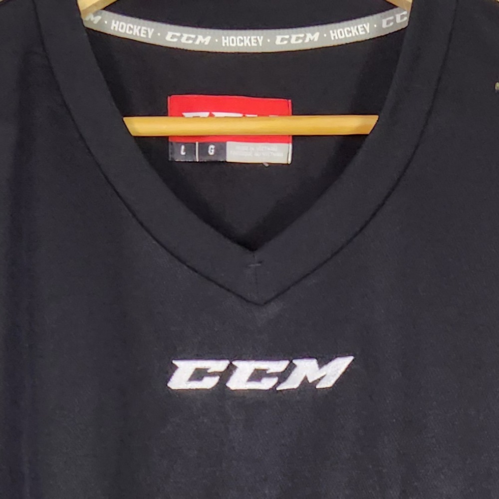 CCM‎ Hockey Long Sleeve Shirt Black V Neck Men's Size L Polyester Athletic - Picture 14 of 14
